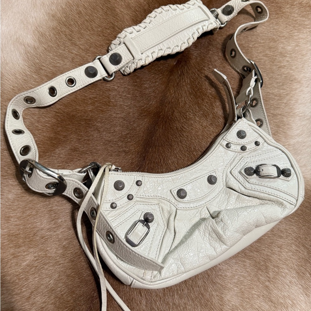 🤍 Balenciaga Le Cagole White Lambskin Shoulder Bag 🤍